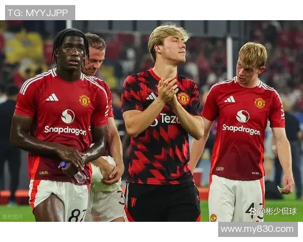 曼联官宣新卢克·肖续租，恐成另一A费！姆贝莫无缘世界杯红魔获益